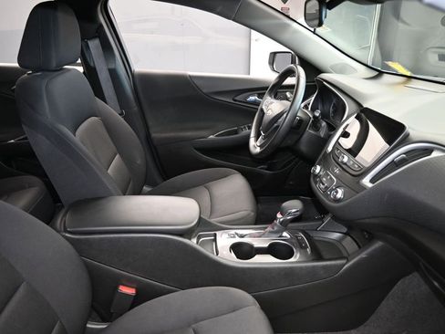 Used 2024 Chevrolet Malibu RS image 40