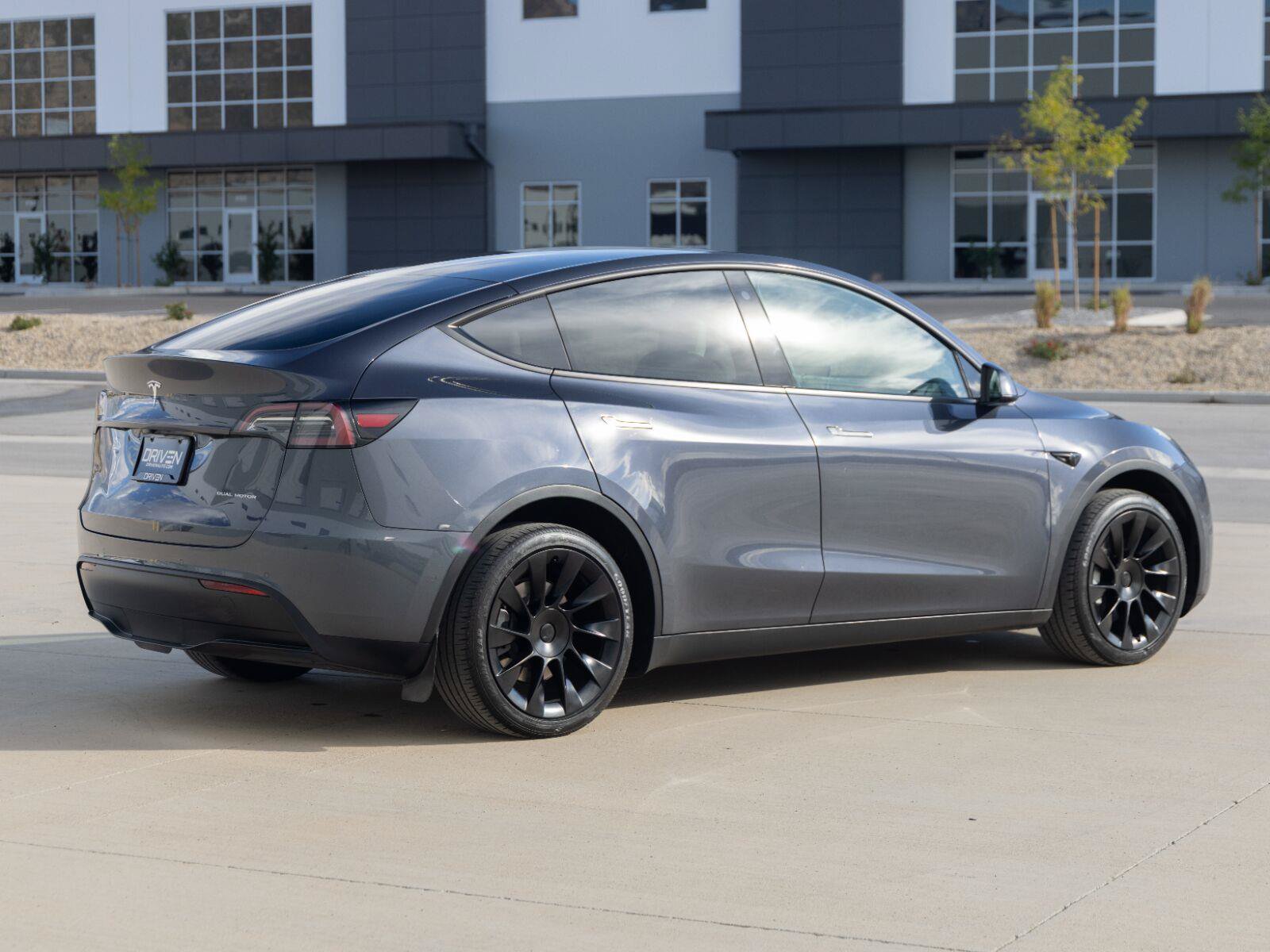 Used 2022 Tesla Model Y Long Range AWD/4WD image 8