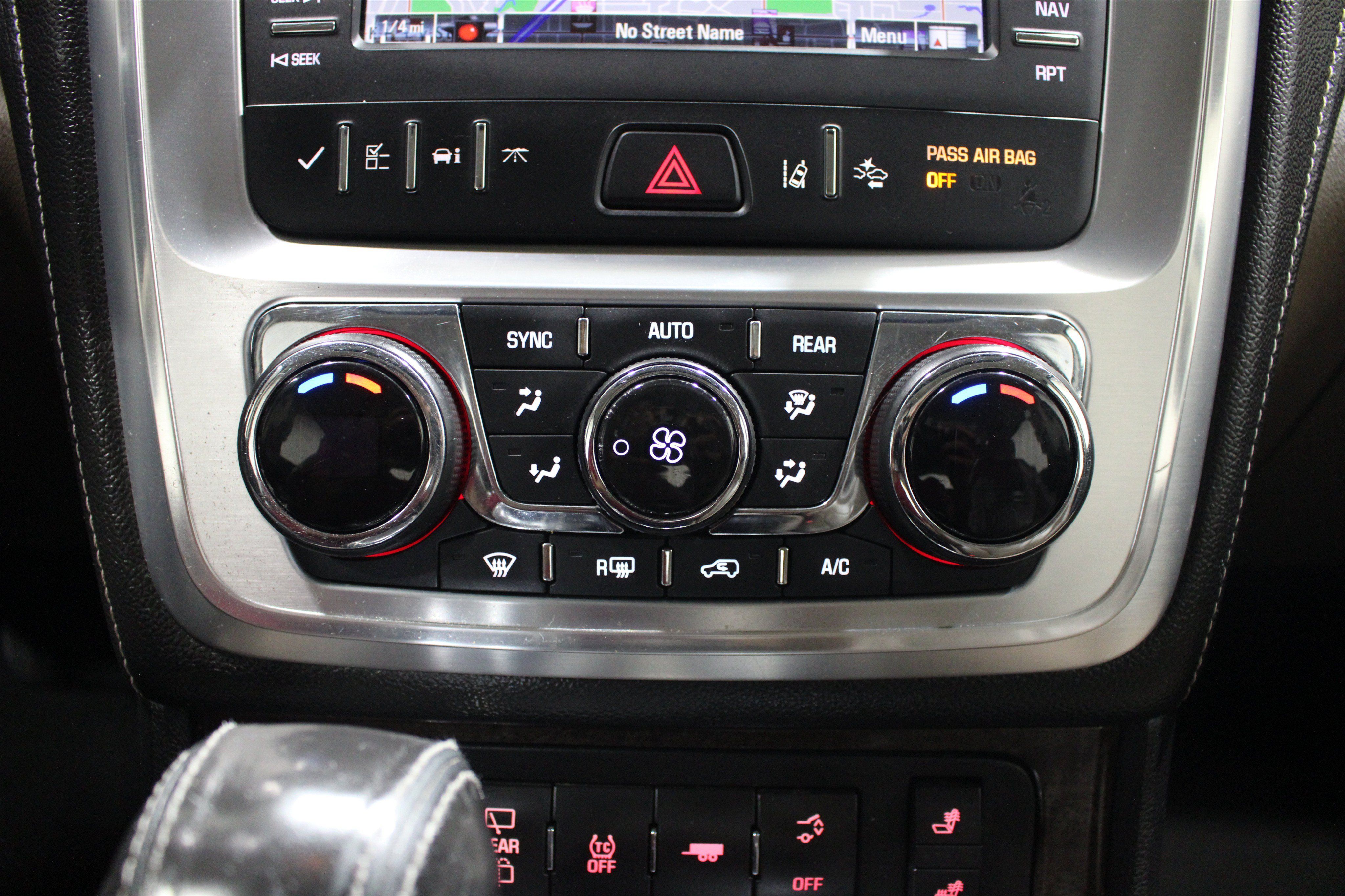 Used 2015 GMC Acadia SLT w/ Open Road Package FWD image 18