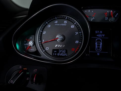 Used 2011 Audi R8 V8 image 41