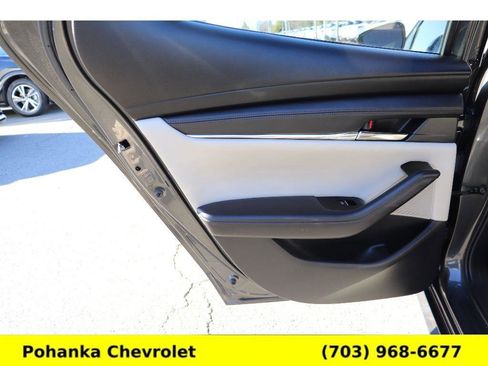 Used 2020 MAZDA MAZDA3 Hatchback w/ Preferred Package image 27