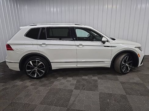 Used 2024 Volkswagen Tiguan SEL R-Line w/ MDO Package, Two-Row AWD/4WD image 2
