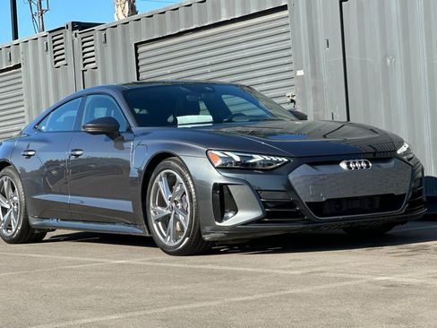 Used 2022 Audi e-tron GT Premium Plus image 10