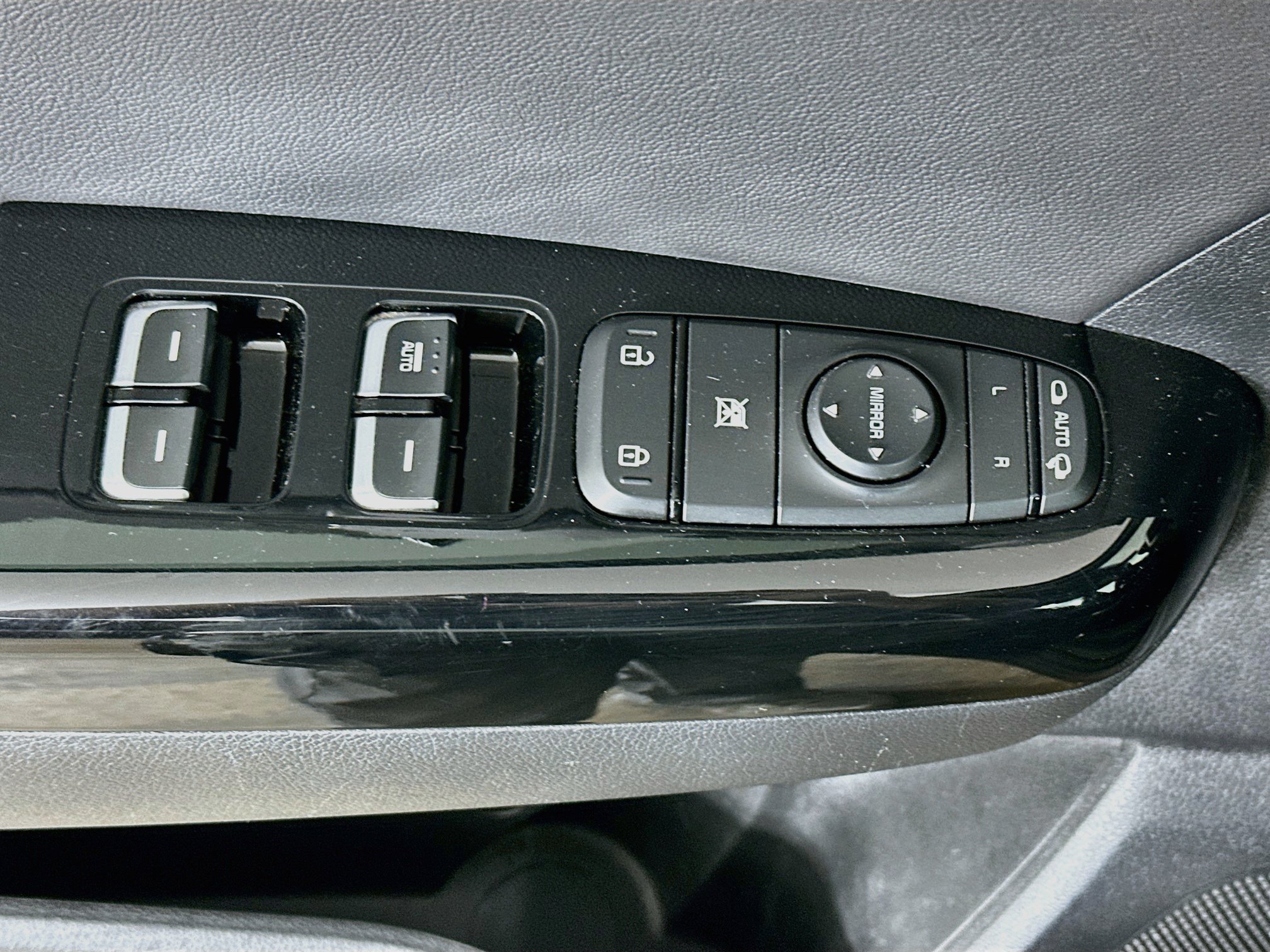 Used 2022 Kia Sportage EX AWD/4WD image 15