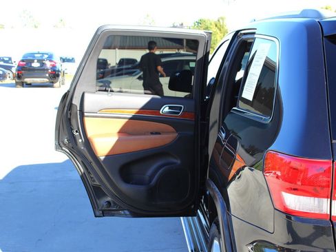 Used 2012 Jeep Grand Cherokee Overland image 33