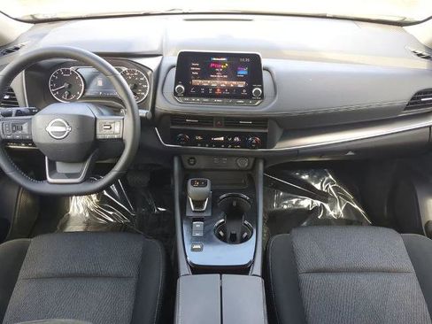 Certified 2026 Nissan Rogue SV image 15