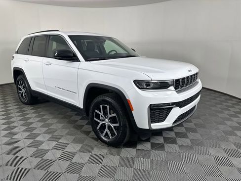 New 2026 Jeep Grand Cherokee Limited AWD/4WD image 12