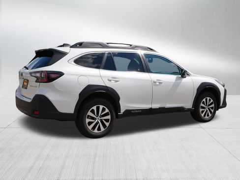 Used 2024 Subaru Outback Premium AWD/4WD image 7