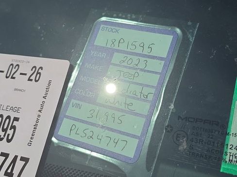 Certified 2023 Jeep Gladiator Willys image 11