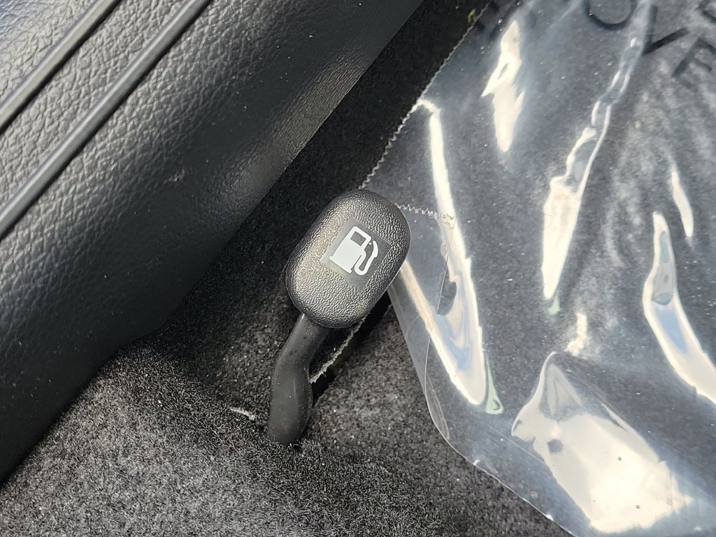 Used 2025 Kia Soul LX w/ LX Technology Package FWD image 30