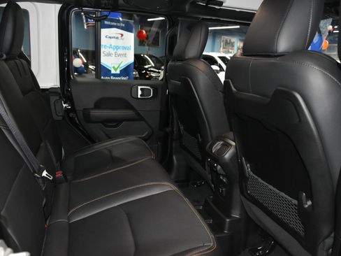 Used 2024 Jeep Wrangler Unlimited Sahara w/ Technology Group image 38