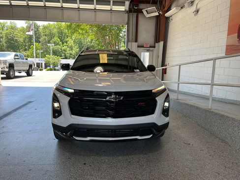 New 2026 Chevrolet Equinox RS w/ Convenience Package III FWD image 2
