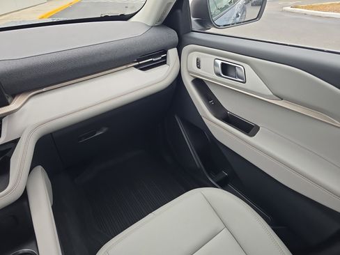 New 2026 Ford Explorer Active w/ Active Comfort Package image 11