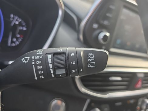 Used 2020 Hyundai Santa Fe SEL w/ Convenience Package image 32