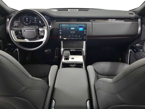 Certified 2025 Land Rover Range Rover Long Wheelbase SE AWD/4WD image 13
