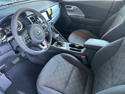 Used 2019 Kia Niro LX FWD image 10