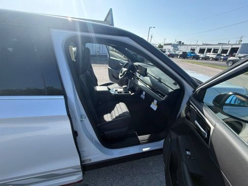 New 2026 Mitsubishi Outlander AWD image 18
