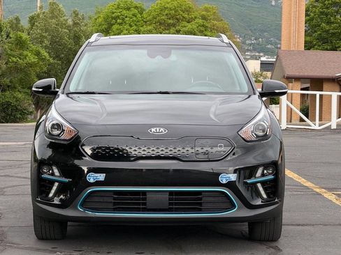 Used 2020 Kia Niro EX Premium FWD image 2