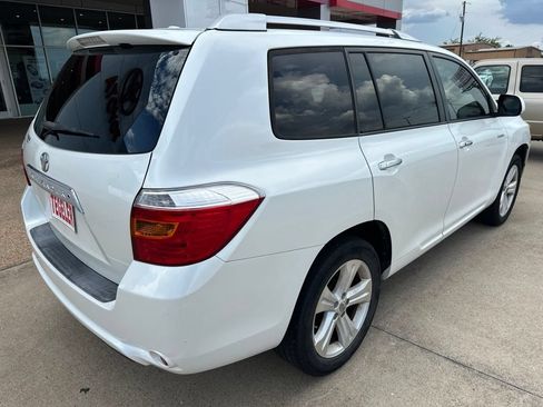 Used 2010 Toyota Highlander Limited w/ Extra Value Pkg 7 FWD image 7