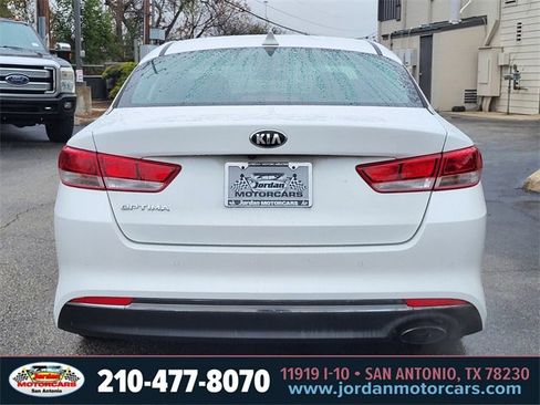 Used 2018 Kia Optima LX w/ 17" Alloy Wheels Package image 4