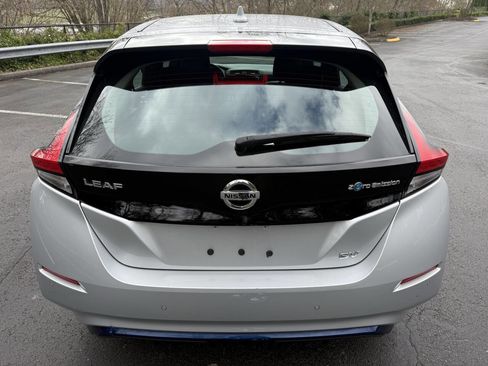 Used 2022 Nissan Leaf SV image 4