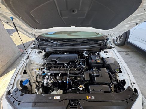 Used 2025 Hyundai Elantra SEL FWD image 34