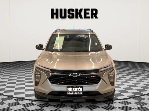 Certified 2024 Chevrolet Trax RS w/ Sunroof Package FWD image 2