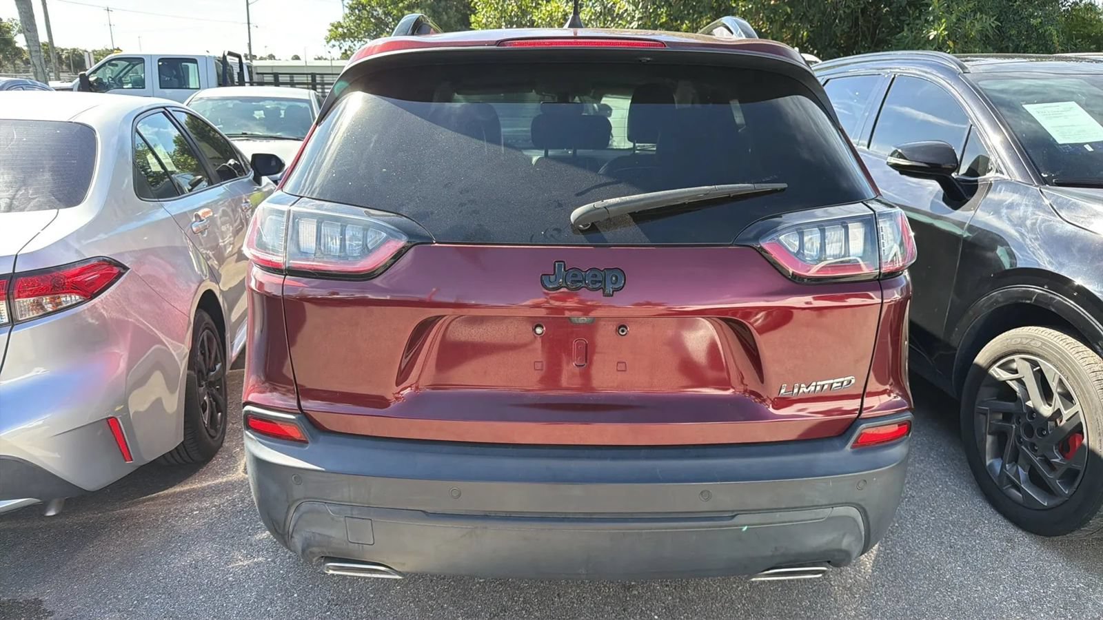 Used 2019 Jeep Cherokee Latitude Plus FWD image 4