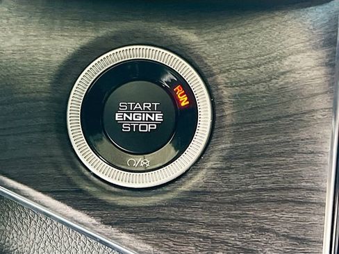 Used 2021 Jeep Grand Cherokee L Overland w/ Luxury Tech Group IV image 19