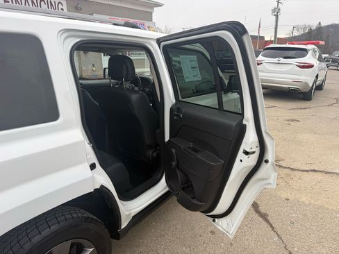Used 2017 Jeep Patriot Sport image 42