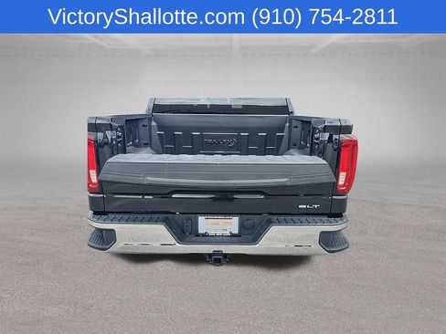 Used 2026 GMC Sierra 1500 SLT AWD/4WD image 32