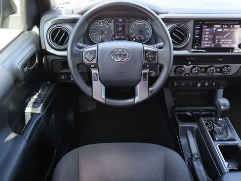 Used 2019 Toyota Tacoma TRD Off-Road w/ Technology Package image 21