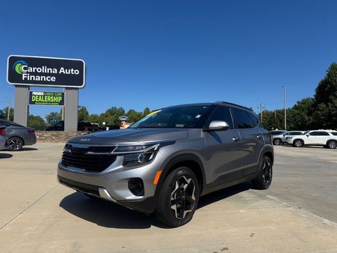 Used 2024 Kia Seltos EX AWD/4WD image 1