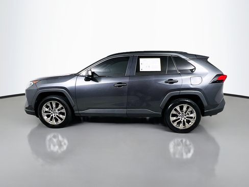 Used 2021 Toyota RAV4 XLE Premium FWD image 9