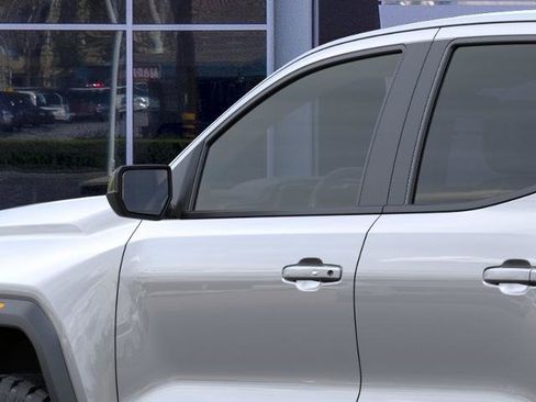 New 2026 GMC Canyon Elevation w/ LPO, Black Badging Package RWD image 12