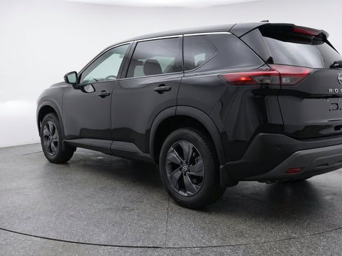 Used 2025 Nissan Rogue SV AWD/4WD image 6