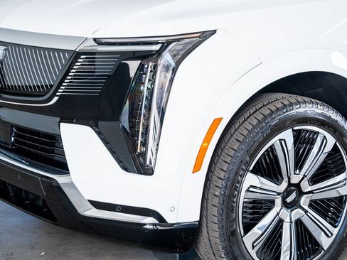 Used 2025 Cadillac Escalade IQ Luxury 2 image 12