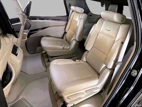 Used 2025 Cadillac Escalade Sport Platinum w/ LPO, ONYX Package AWD/4WD image 19