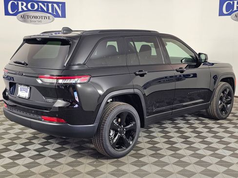 New 2025 Jeep Grand Cherokee Limited w/ Luxury Tech Group II image 5