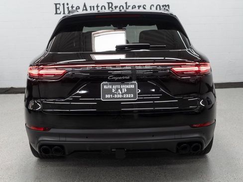 Used 2023 Porsche Cayenne Platinum Edition image 4