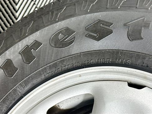 Used 2022 Toyota Tacoma SR image 32