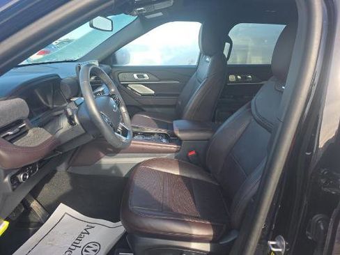 Used 2025 Ford Explorer Platinum image 6