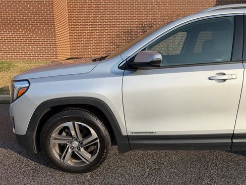 Used 2018 GMC Terrain SLT w/ Preferred Package image 4