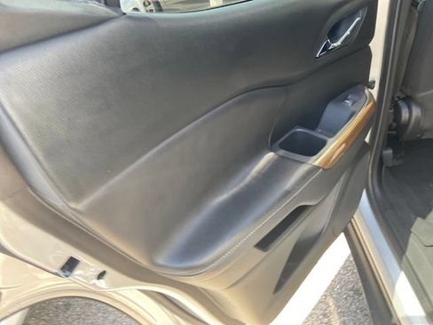 Used 2018 GMC Acadia SLE w/ LPO, Floor Liner Package FWD image 6