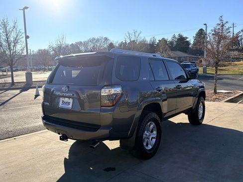 Used 2018 Toyota 4Runner SR5 image 3