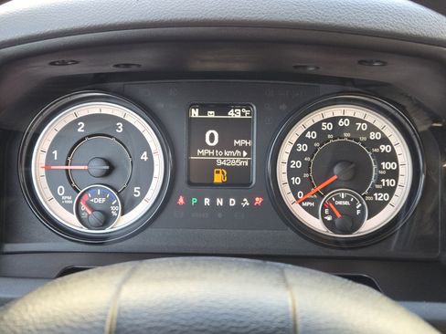 Used 2017 RAM 3500 Tradesman w/ Chrome Appearance Group image 18