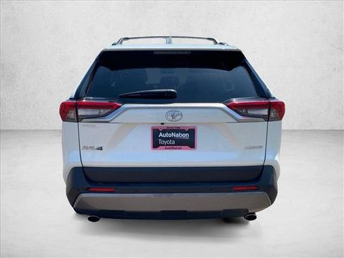 Used 2020 Toyota RAV4 Limited FWD image 7