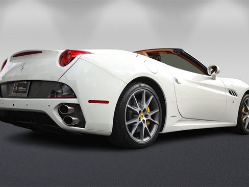 Certified 2012 Ferrari California image 3
