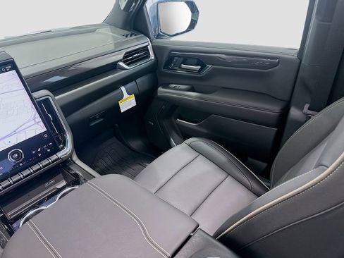 New 2026 GMC Yukon Elevation w/ Elevation Premium Package RWD image 25
