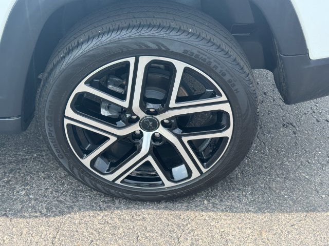 Certified 2025 Jeep Compass Limited AWD/4WD image 11